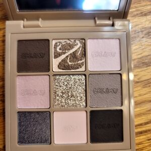 NIB Huda Beauty Creamy Obsession Eyeshadow Palette